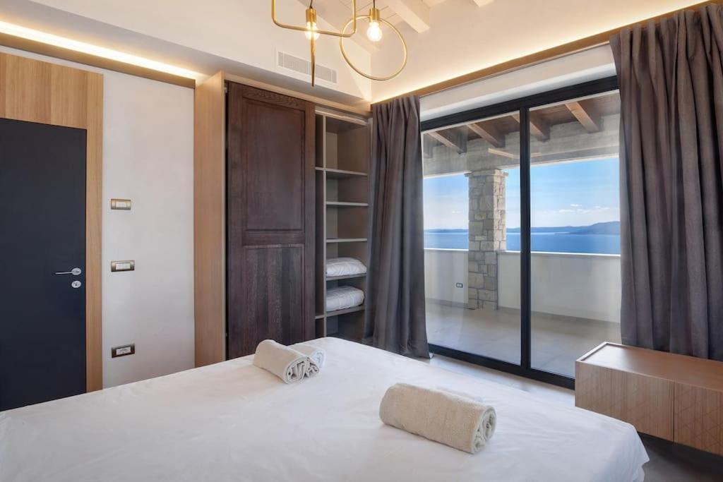 Villa Divina - Apt Divina Con Piscina E Vista Lago Castelletto Di Brenzone Extérieur photo