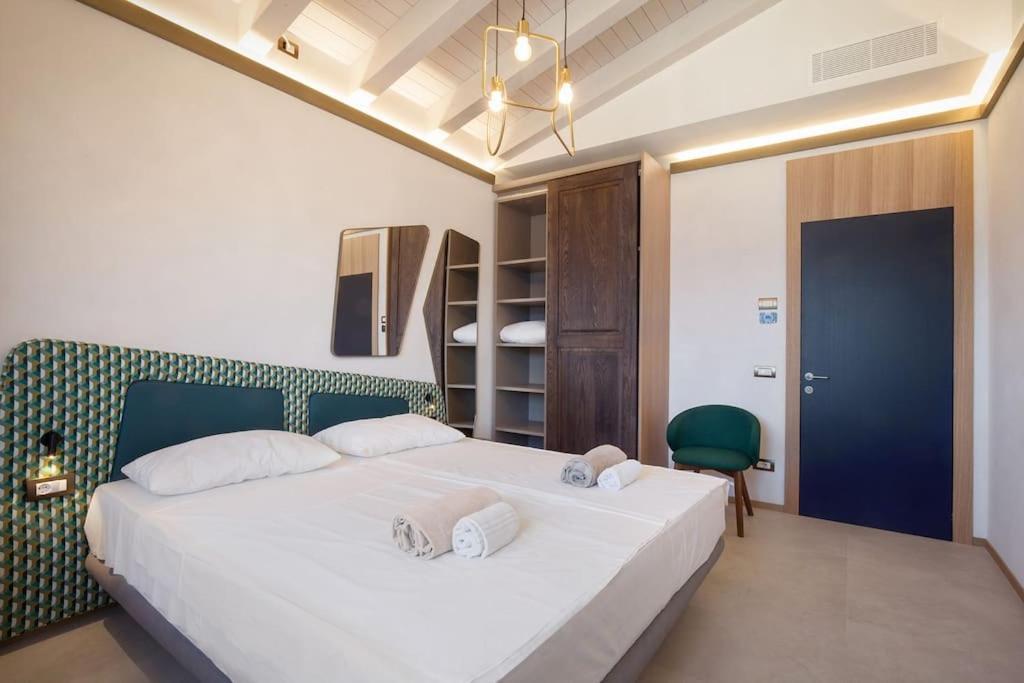 Villa Divina - Apt Divina Con Piscina E Vista Lago Castelletto Di Brenzone Extérieur photo